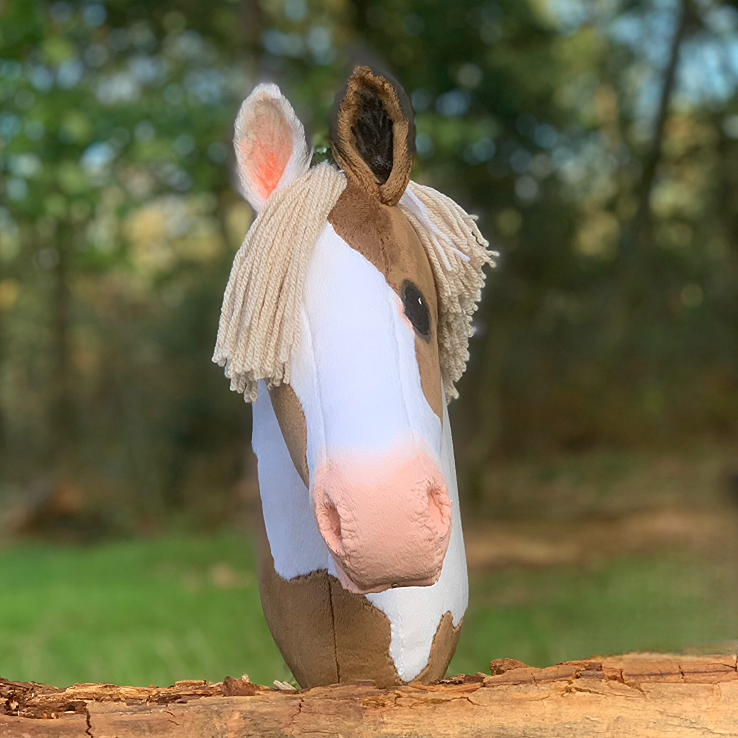 Hobbyhorse - Flaxen chestnut paint